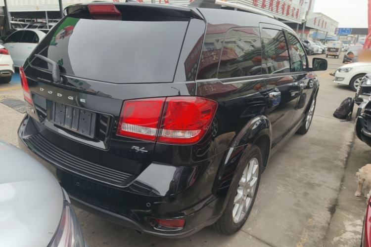 Used Dodge Journey 2013 2.4L Two-Wheel Drive Luxury Version Rear Right 45 Deg