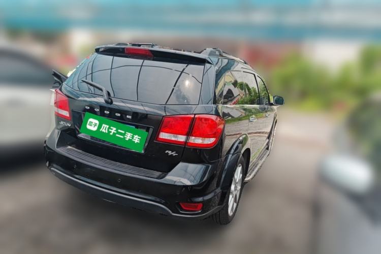 Used Dodge Journey 2013 2.4L Two-Wheel Drive Luxury Version Rear Right 45 Deg