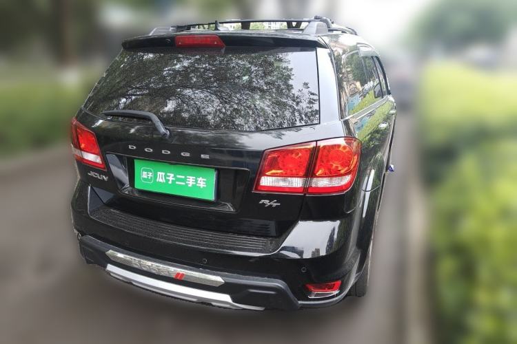 Used Dodge Journey 2013 2.4L Two-Wheel Drive Luxury Version Rear Right 45 Deg