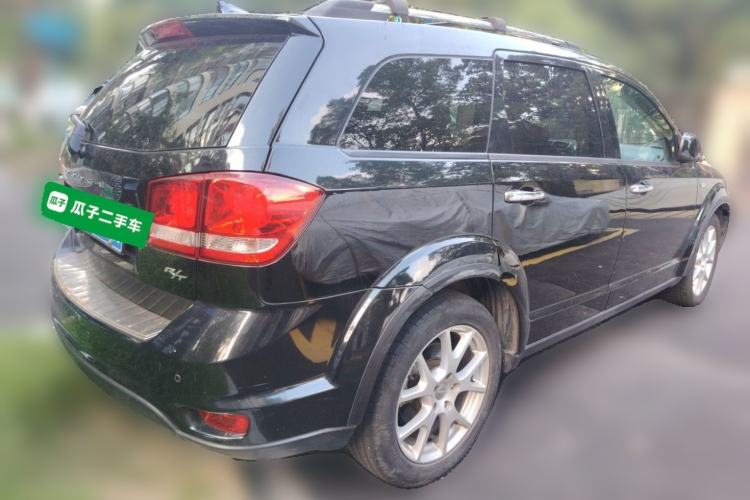 Used Dodge Journey 2013 2.4L Two-Wheel Drive Luxury Version Rear Right 45 Deg
