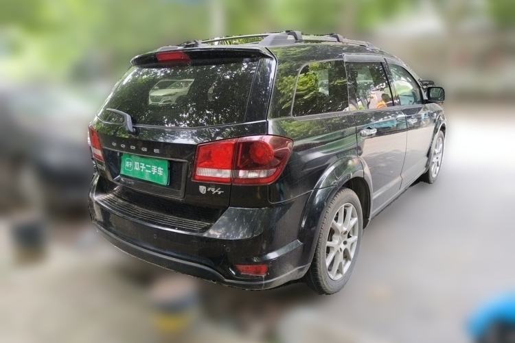 Used Dodge Journey 2013 2.4L Two-Wheel Drive Luxury Version Rear Right 45 Deg