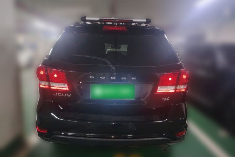 Used Dodge Journey 2013 2.4L Two-Wheel Drive Luxury Version Rear
