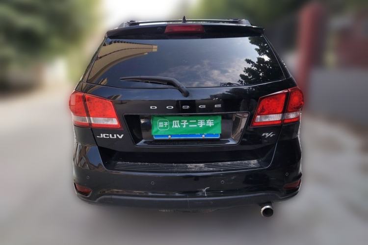 Used Dodge Journey 2013 2.4L Two-Wheel Drive Luxury Version Rear