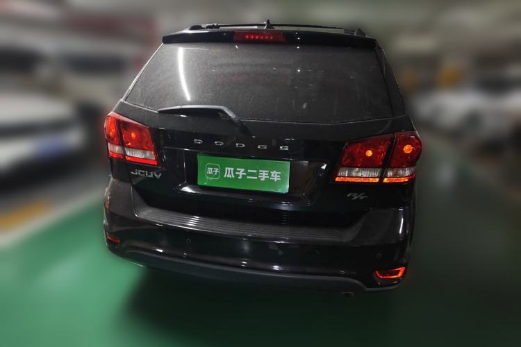 Used Dodge Journey 2013 2.4L Two-Wheel Drive Luxury Version Rear
