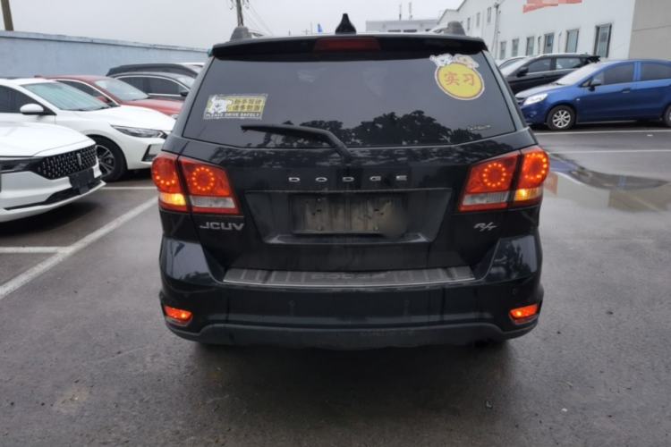 Used Dodge Journey 2013 2.4L Two-Wheel Drive Luxury Version Rear