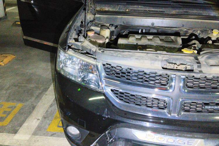 Used Dodge Journey 2013 2.4L Two-Wheel Drive Luxury Version Right Front Headlight