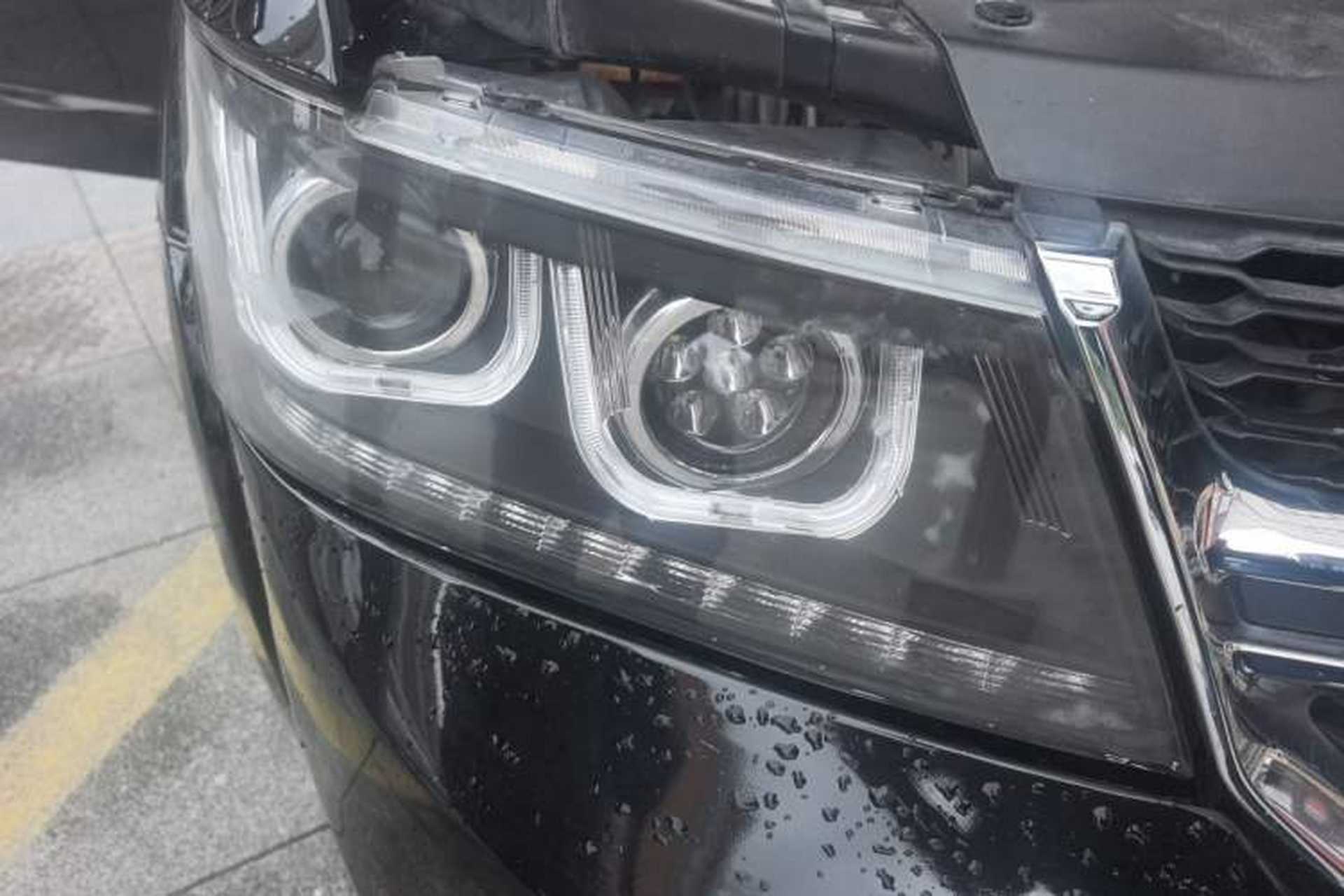Used Dodge Journey 2013 2.4L Two-Wheel Drive Luxury Version Right Front Headlight