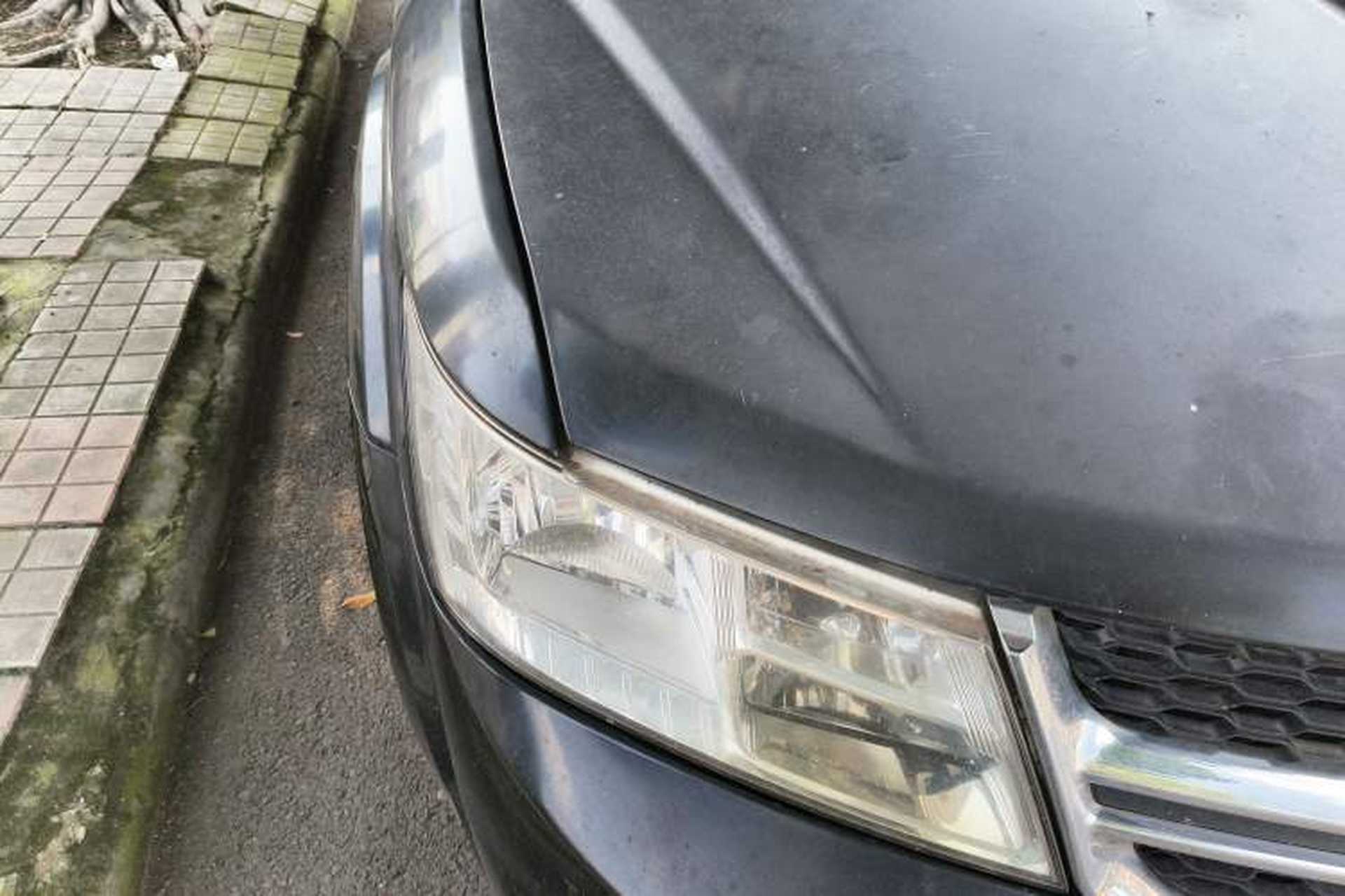Used Dodge Journey 2013 2.4L Two-Wheel Drive Luxury Version Right Front Headlight