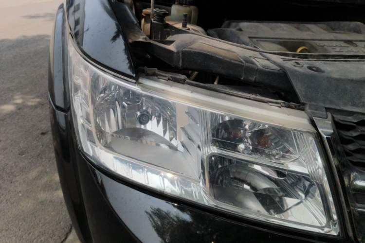 Used Dodge Journey 2013 2.4L Two-Wheel Drive Luxury Version Right Front Headlight