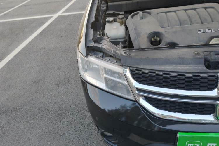 Used Dodge Journey 2013 3.6L Four-Wheel Drive Flagship Edition Right Front Headlight