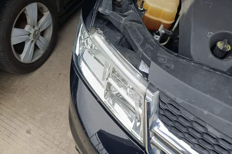 Used Dodge Journey 2013 3.6L Four-Wheel Drive Flagship Edition Right Front Headlight