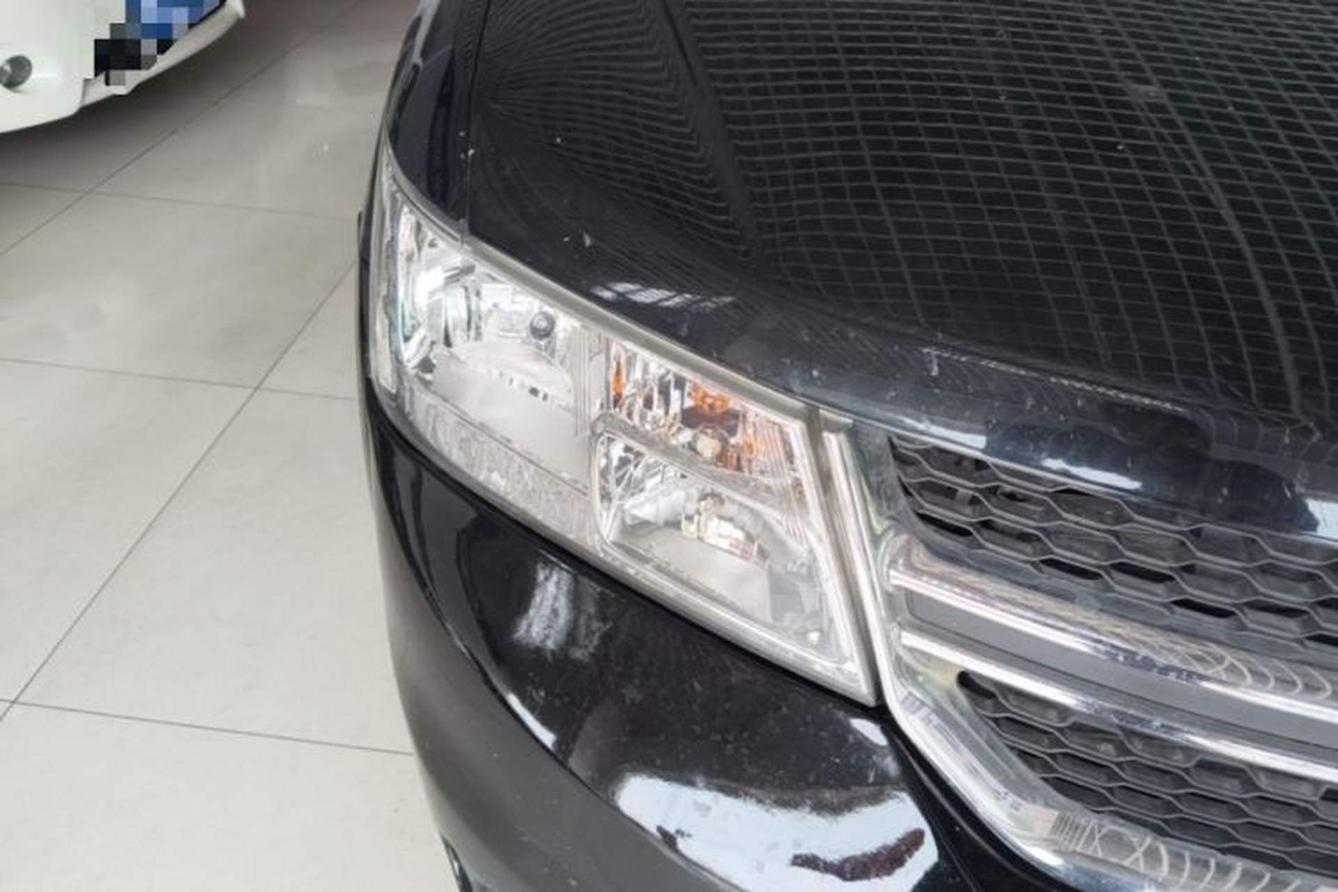 Used Dodge Journey 2013 2.4L Two-Wheel Drive Luxury Version Right Front Headlight