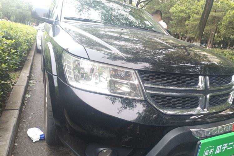 Used Dodge Journey 2013 2.4L Two-Wheel Drive Luxury Version Right Front Headlight