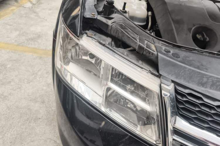Used Dodge Journey 2013 3.6L Four-Wheel Drive Flagship Edition Right Front Headlight