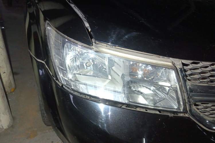 Used Dodge Journey 2013 2.4L Two-Wheel Drive Luxury Version Right Front Headlight