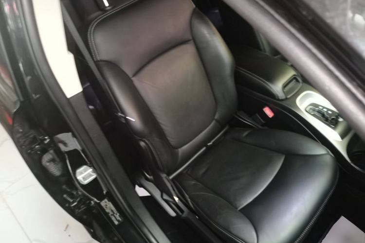 Used Dodge Journey 2013 2.4L Two-Wheel Drive Luxury Version Right Front Seat