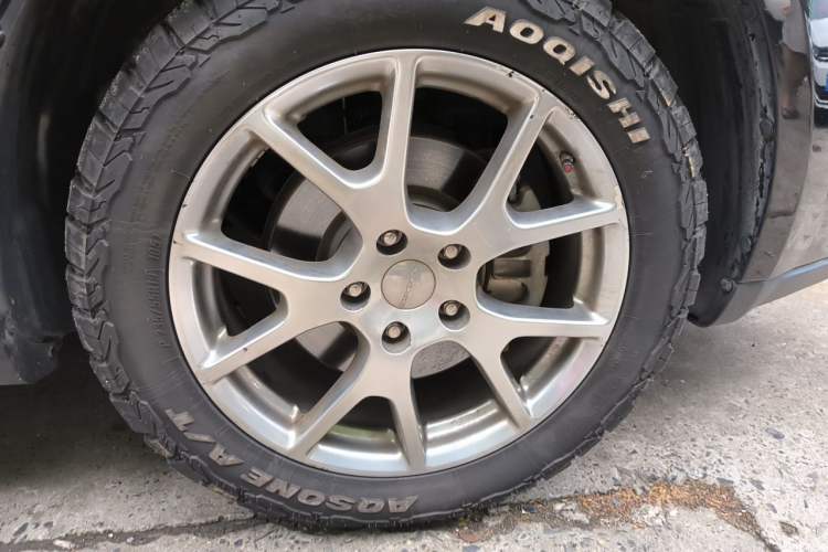 Used Dodge Journey 2013 3.6L Four-Wheel Drive Flagship Edition Right Front Wheel Hub