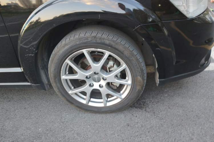 Used Dodge Journey 2013 3.6L Four-Wheel Drive Flagship Edition Right Front Wheel Hub
