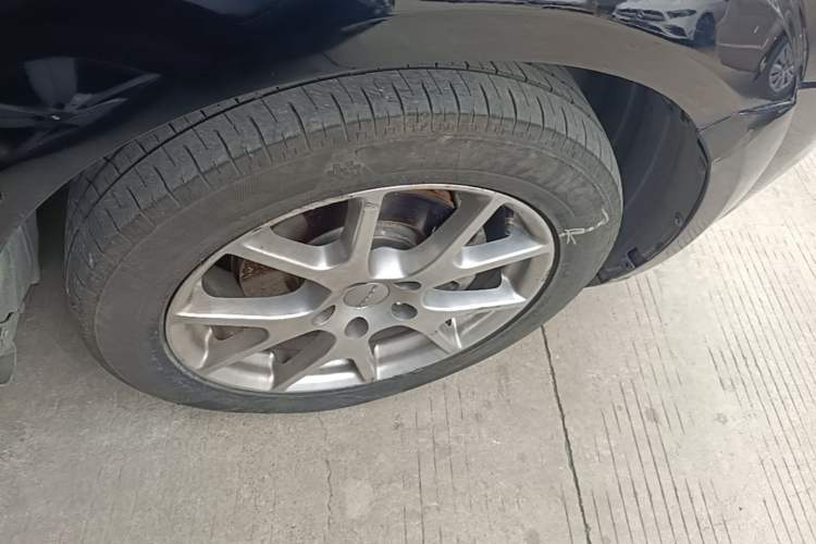 Used Dodge Journey 2013 3.6L Four-Wheel Drive Flagship Edition Right Front Wheel Hub