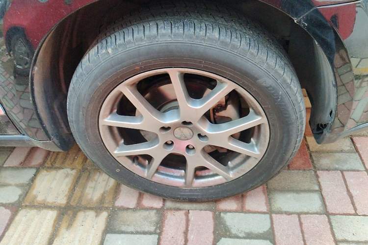 Used Dodge Journey 2013 3.6L Four-Wheel Drive Flagship Edition Right Front Wheel Hub