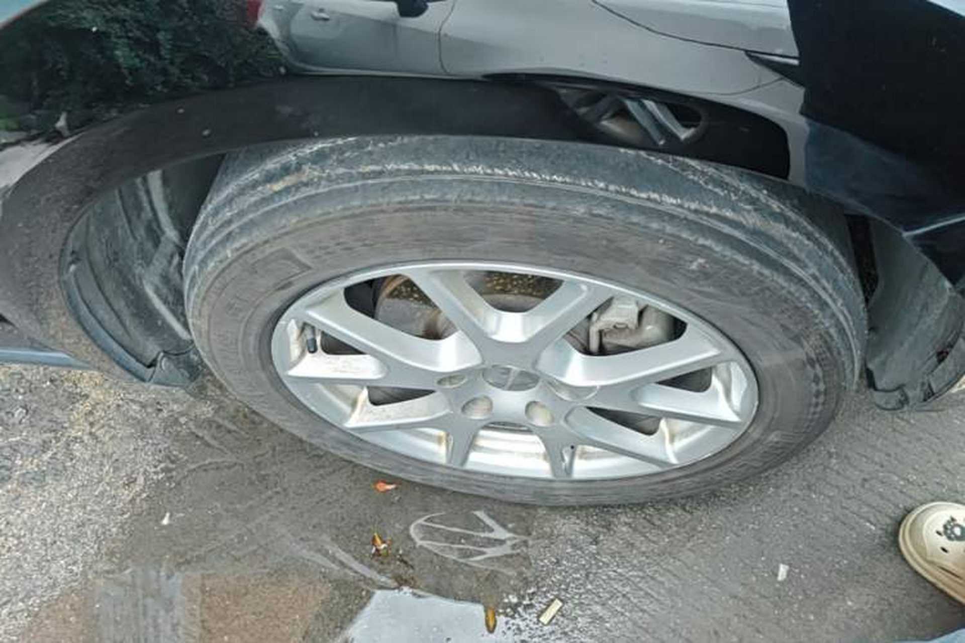 Used Dodge Journey 2013 2.4L Two-Wheel Drive Luxury Version Right Front Wheel Hub