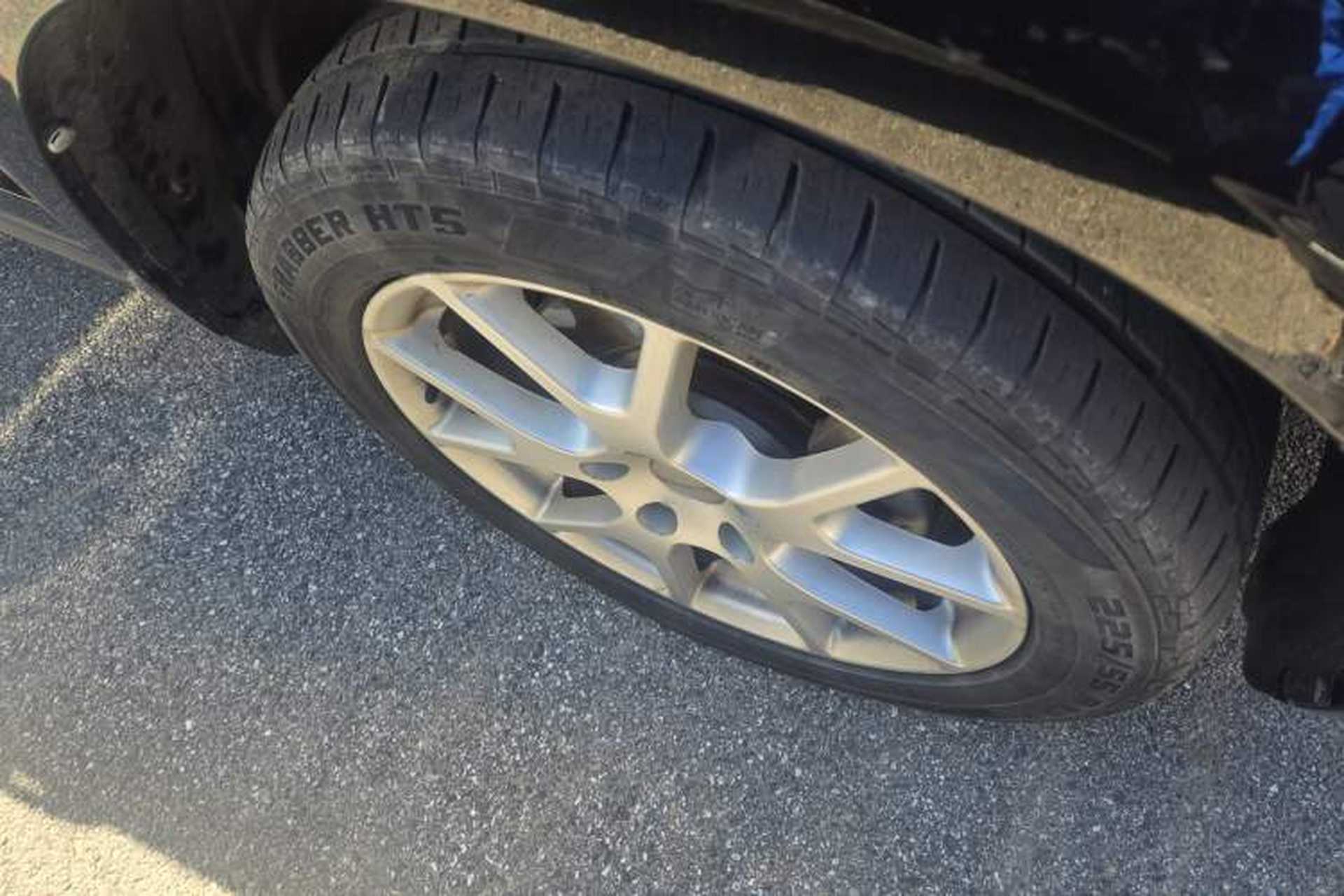 Used Dodge Journey 2013 2.4L Two-Wheel Drive Luxury Version Right Front Wheel Hub