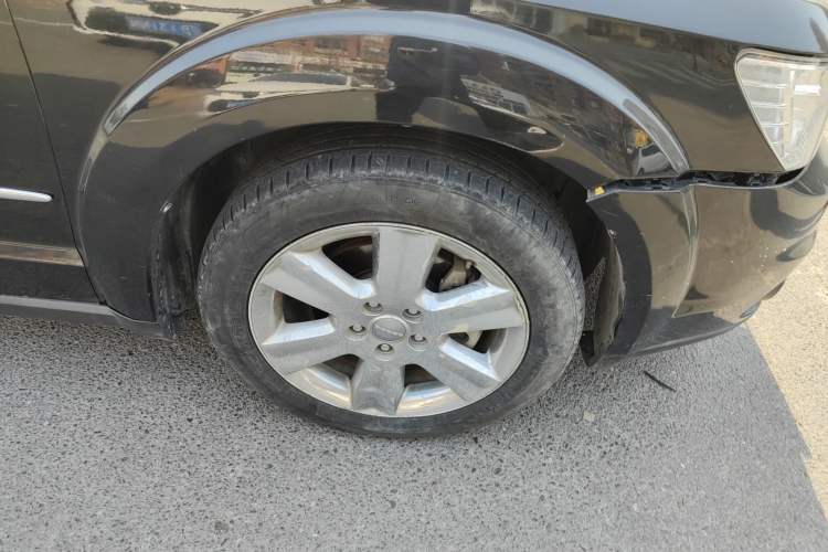 Used Dodge Journey 2013 2.4L Two-Wheel-Drive Smart Edition Right Front Wheel Hub