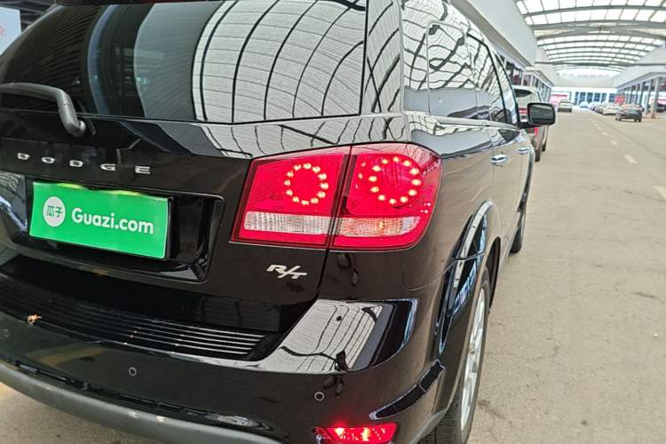 Used Dodge Journey 2013 2.4L Two-Wheel Drive Luxury Version Right Rear Taillight