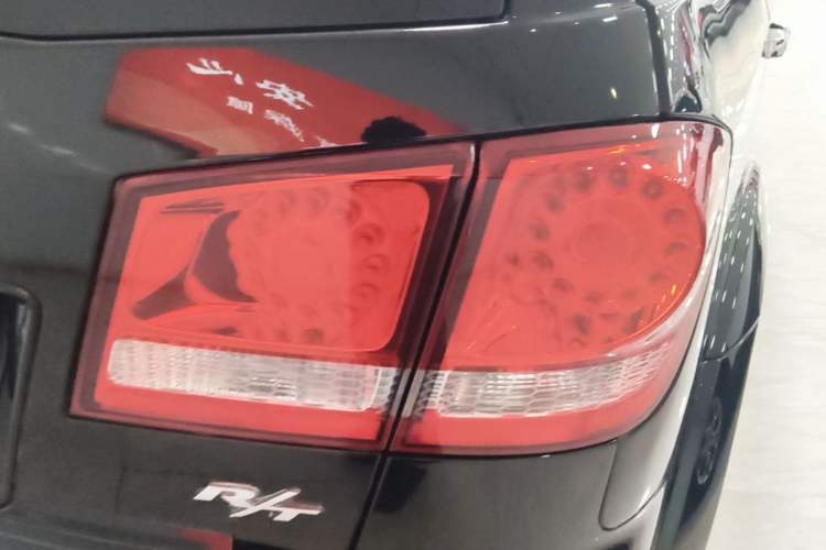 Used Dodge Journey 2013 2.4L Two-Wheel Drive Luxury Version Right Rear Taillight