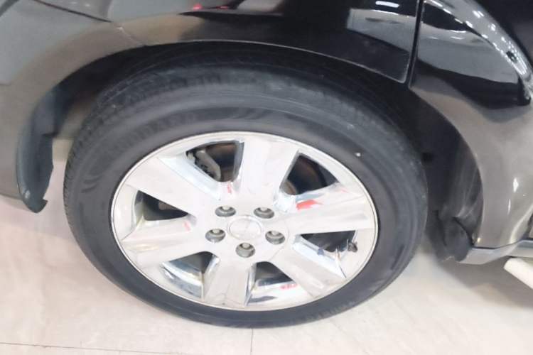 Used Dodge Journey 2013 2.4L Two-Wheel Drive Luxury Version Right Rear Wheel Hub