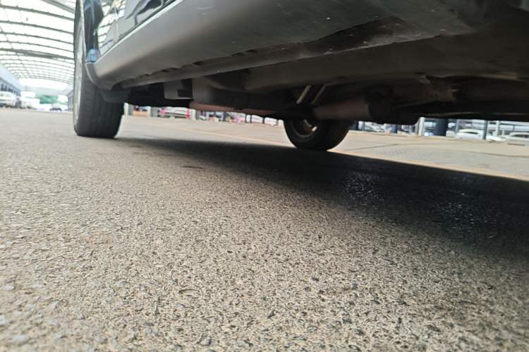 Used Dodge Journey 2013 2.4L Two-Wheel Drive Luxury Version Right Side Sill