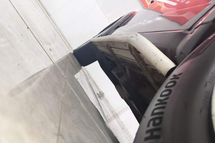 Used Dodge Journey 2013 2.4L Two-Wheel Drive Luxury Version Right Side Sill