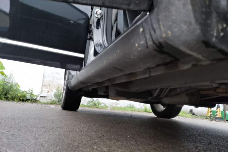 Used Dodge Journey 2013 2.4L Two-Wheel Drive Luxury Version Right Side Sill