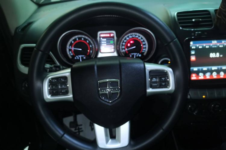 Used Dodge Journey 2013 2.4L Two-Wheel Drive Luxury Version Steering Wheel