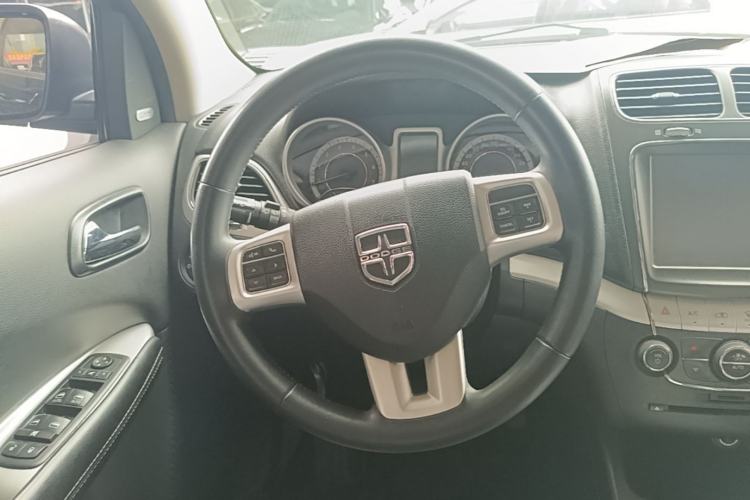 Used Dodge Journey 2013 3.6L Four-Wheel Drive Flagship Edition Steering Wheel