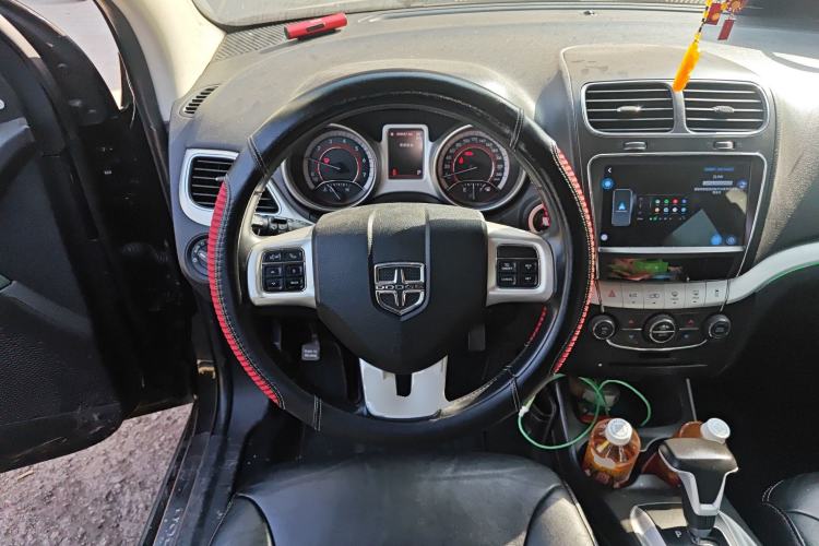 Used Dodge Journey 2013 3.6L Four-Wheel Drive Flagship Edition Steering Wheel