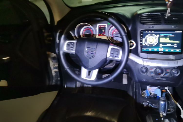Used Dodge Journey 2013 3.6L Four-Wheel Drive Flagship Edition Steering Wheel