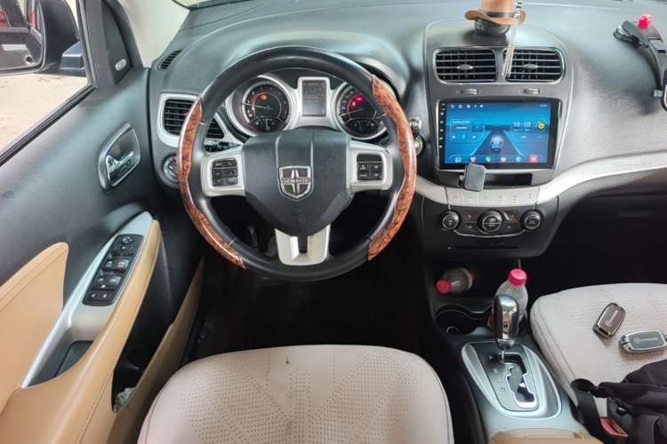 Used Dodge Journey 2013 2.4L Two-Wheel-Drive Smart Edition Steering Wheel