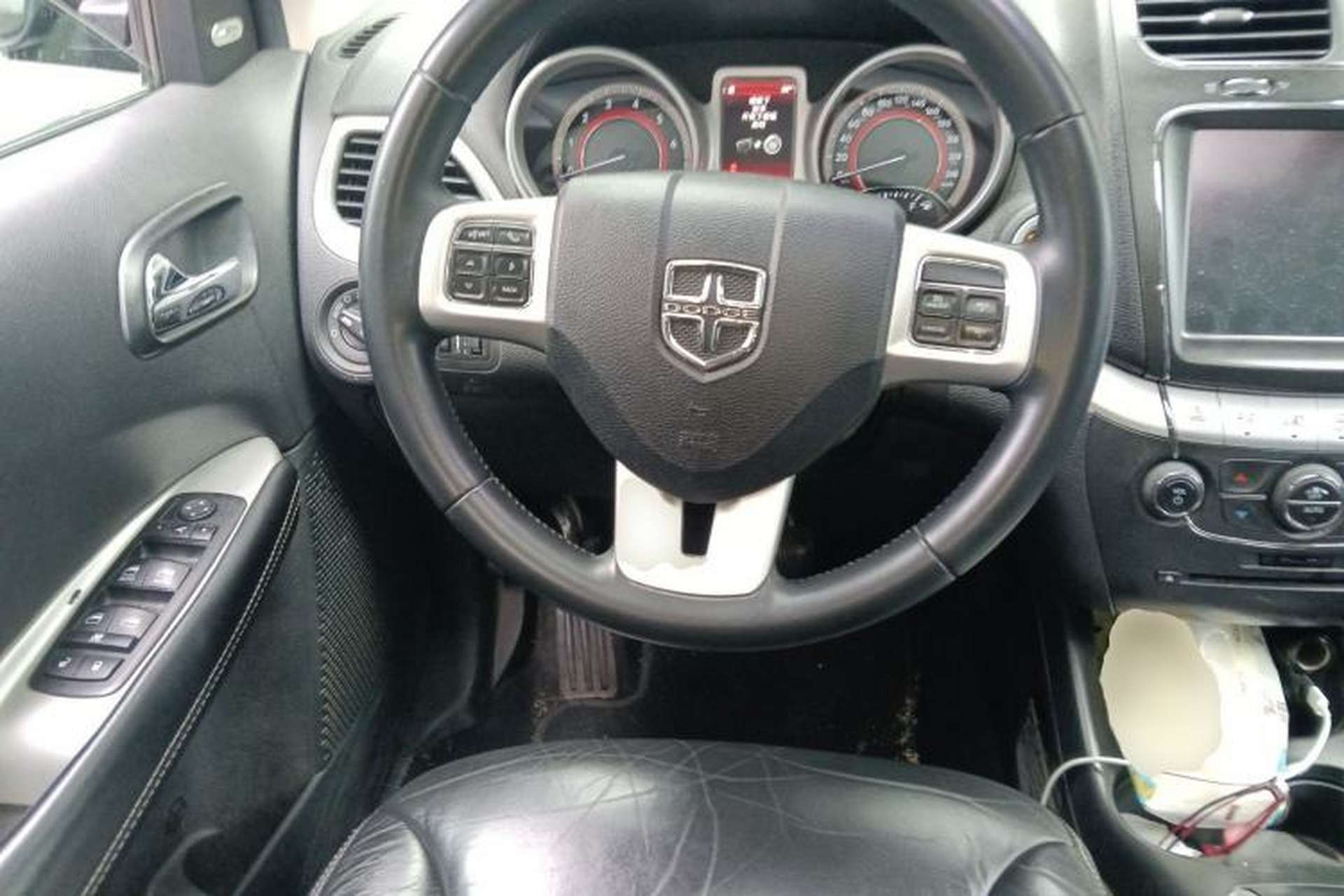 Used Dodge Journey 2013 2.4L Two-Wheel Drive Luxury Version Steering Wheel