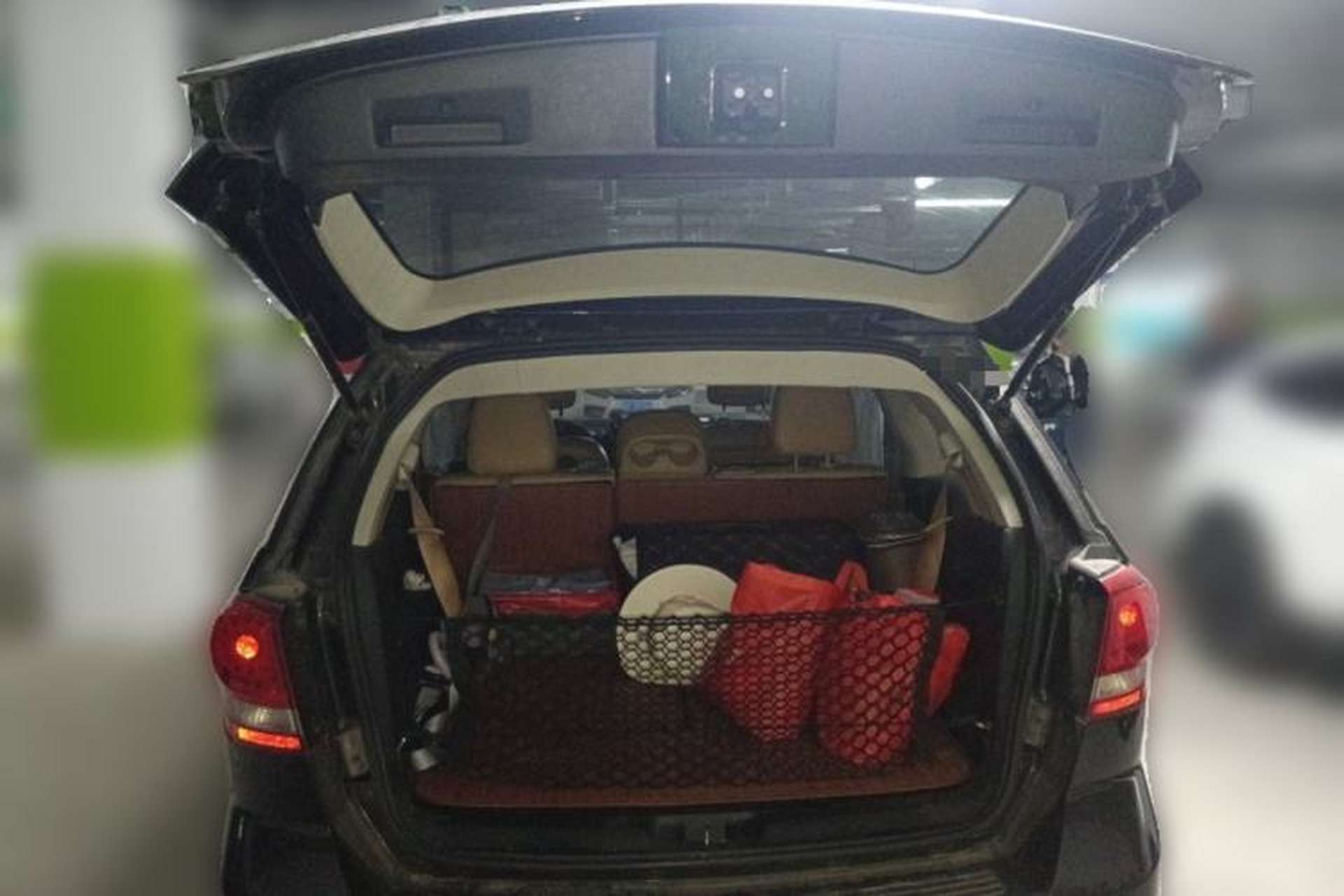 Used Dodge Journey 2013 2.4L Two-Wheel Drive Luxury Version Trunk