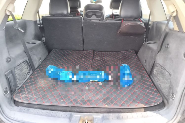 Used Dodge Journey 2013 2.4L Two-Wheel Drive Luxury Version Trunk
