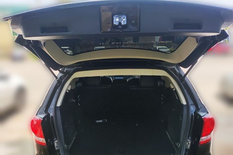 Used Dodge Journey 2013 2.4L Two-Wheel Drive Luxury Version Trunk
