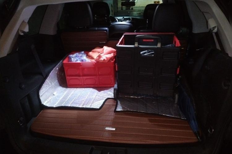 Used Dodge Journey 2013 2.4L Two-Wheel Drive Luxury Version Trunk