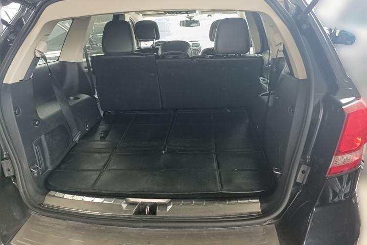 Used Dodge Journey 2013 3.6L Four-Wheel Drive Flagship Edition Trunk