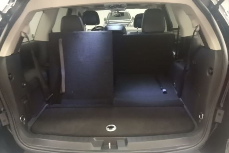 Used Dodge Journey 2013 2.4L Two-Wheel Drive Luxury Version Trunk