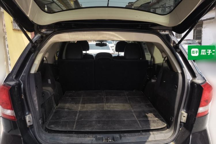 Used Dodge Journey 2013 2.4L Two-Wheel Drive Luxury Version Trunk