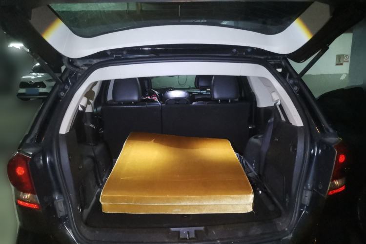 Used Dodge Journey 2013 2.4L Two-Wheel Drive Luxury Version Trunk