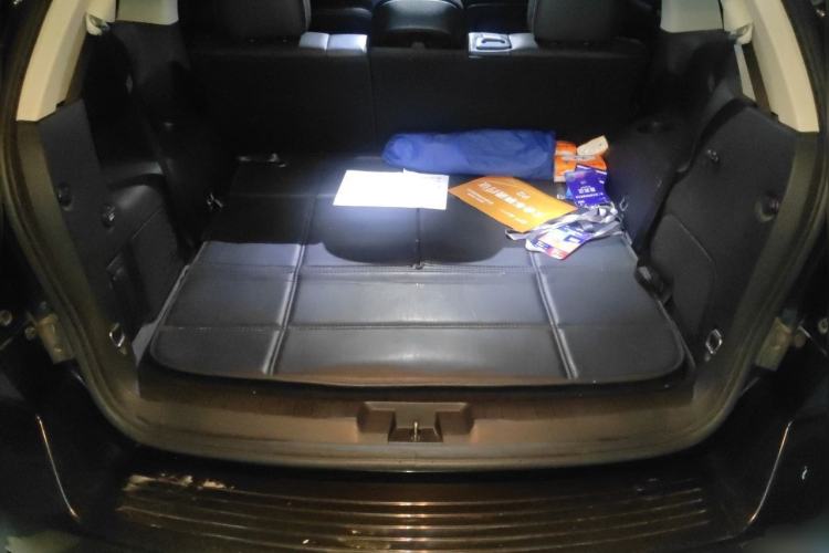 Used Dodge Journey 2013 2.4L Two-Wheel Drive Luxury Version Trunk