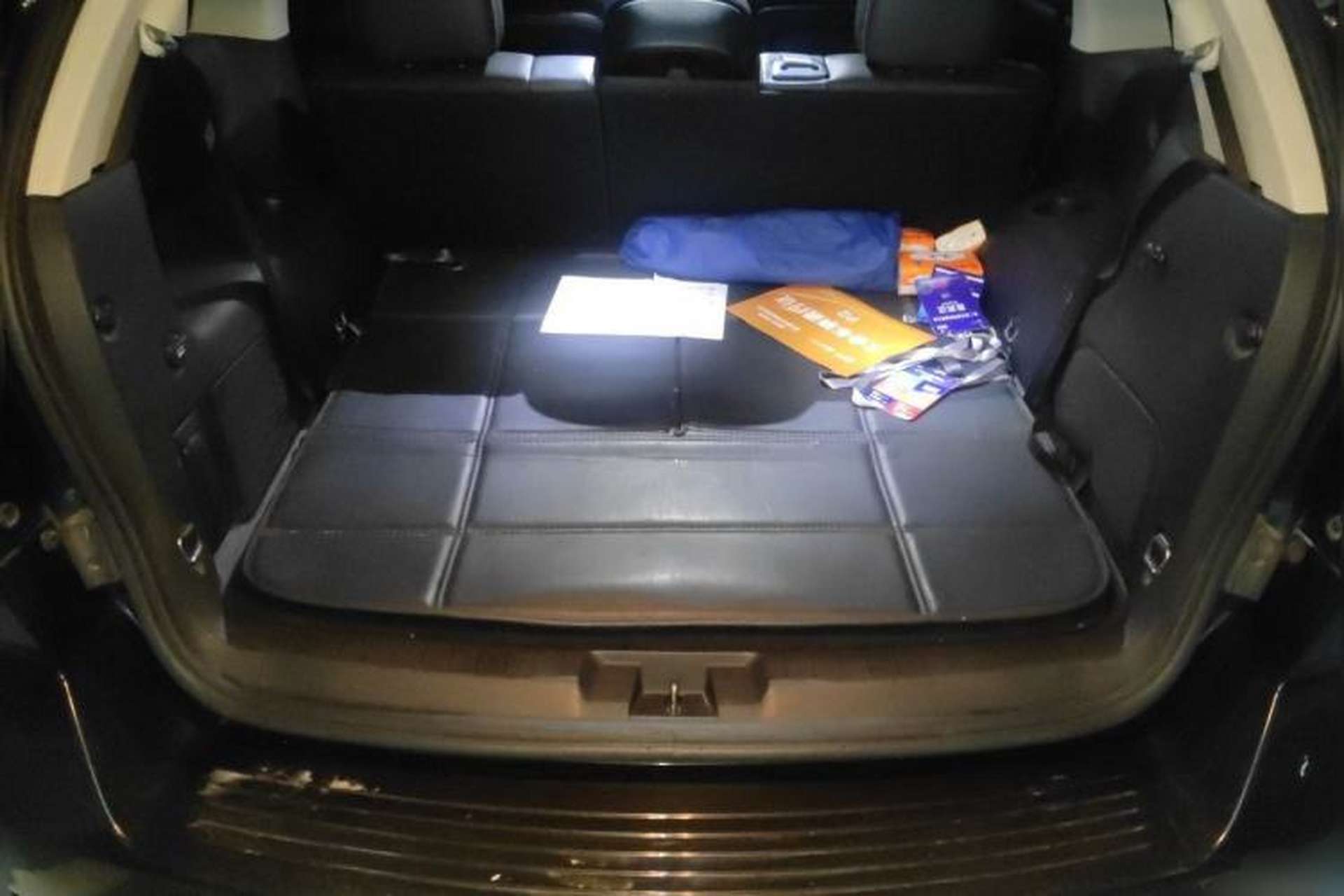 Used Dodge Journey 2013 2.4L Two-Wheel Drive Luxury Version Trunk