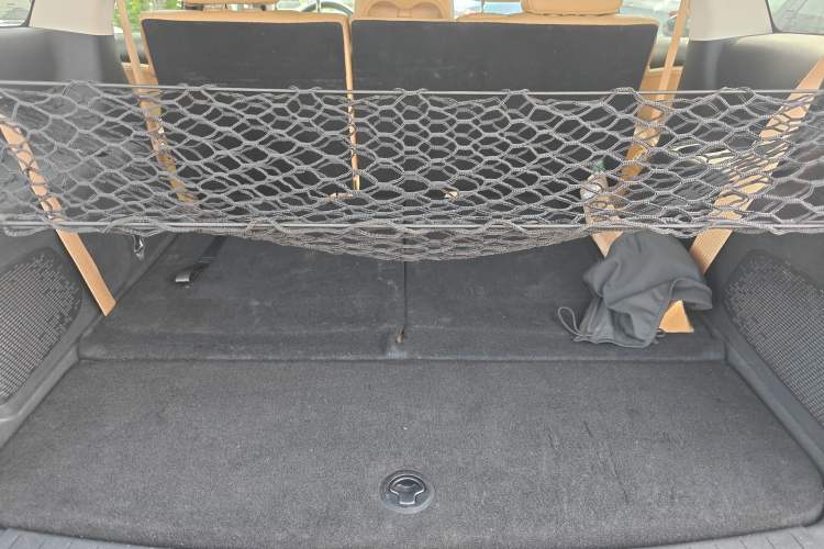 Used Dodge Journey 2013 2.4L Two-Wheel Drive Luxury Version Trunk